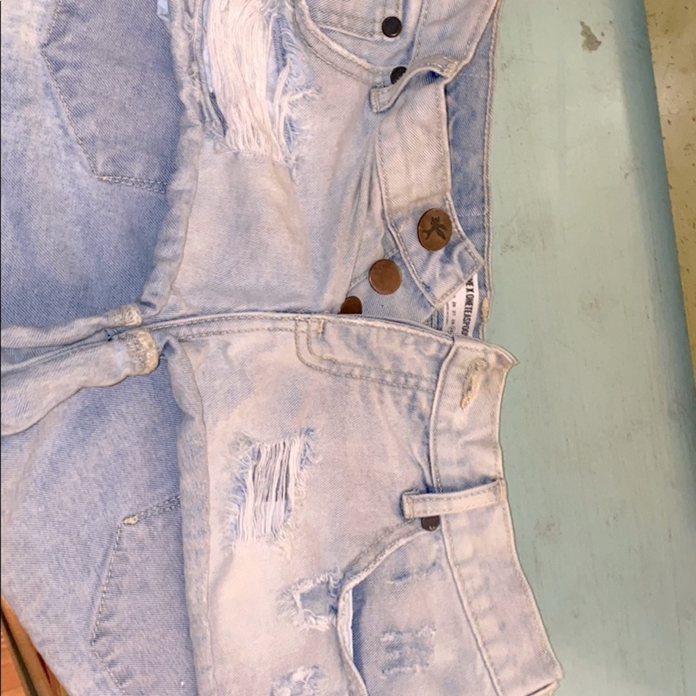Low waisted short shorts